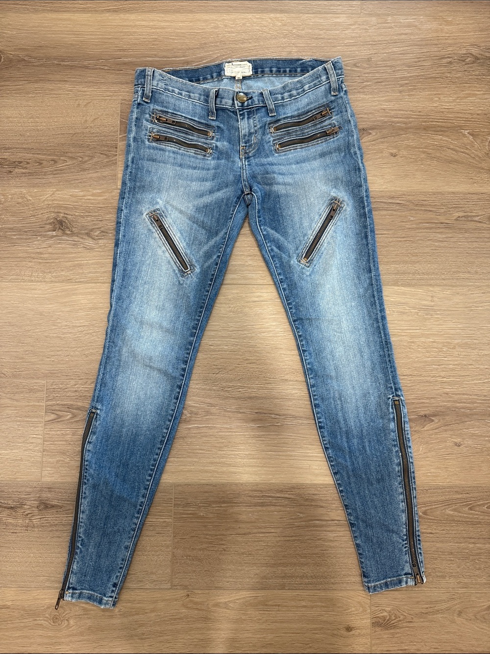 Current/Elliott Light Blue Skinny Jeans with Zip Accents 29